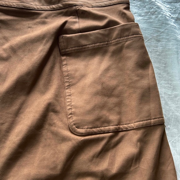 FAUX SUEDE SKIRT, TOFFEE, SIZE 24, BACK ZIPPER, FRONT POCKETS, FRONT SLIT, FEELS - Picture 7 of 10